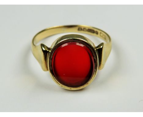 9ct Yellow Gold, Carnelian set ring. Finger size 'Q-5'  3.0g