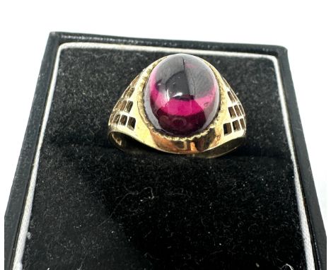 9ct gold purple garnet vintage dress ring (3g)