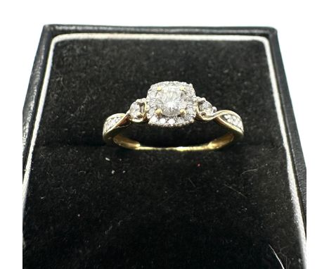 9ct gold diamond cluster ring with diamond set shoulders (1.5g)