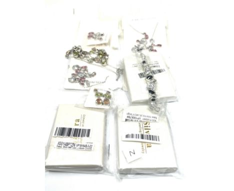 A collection of silver stock jewellery 