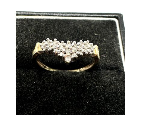 9ct gold diamond chevron ring (1.8g)