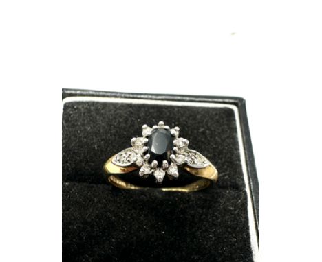 9ct gold vintage diamond and sapphire set cluster ring (2.8g)