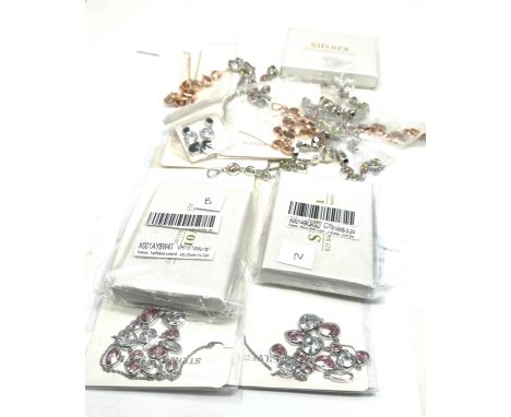 A collection of silver  jewellery (477g)