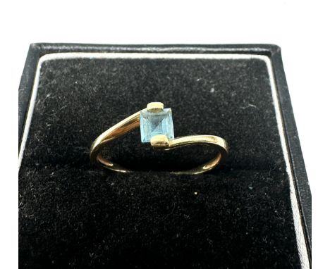 18ct gold blue topaz ring (1.2g)