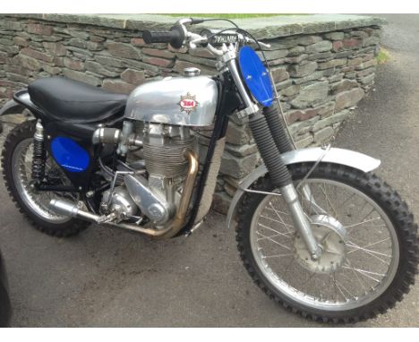 EXTRA LOT: A circa 1959 BSA Gold Star DBD 34 500cc (602cc) pre 65 scrambler, engine number DBD34GS 4109, aluminium and black.