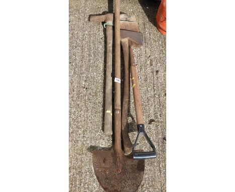 Quantity of Garden Tools 