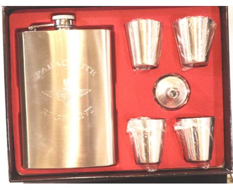 Parachute regiment engraved hip flask set. P&amp;P Group 1 (£14+VAT for the first lot and £1+VAT for subsequent lots) 