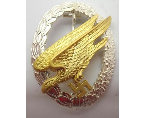German WWII re-enactment Luftwaffe Paratroopers badge of two piece construction. P&amp;P Group 1 (£14+VAT for the first lot a