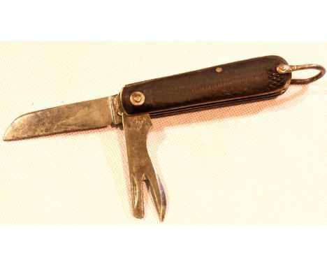 British WWII military twin bladed penknife, stamped with broad arrow, 1943. P&amp;P Group 1 (£14+VAT for the first lot and £1