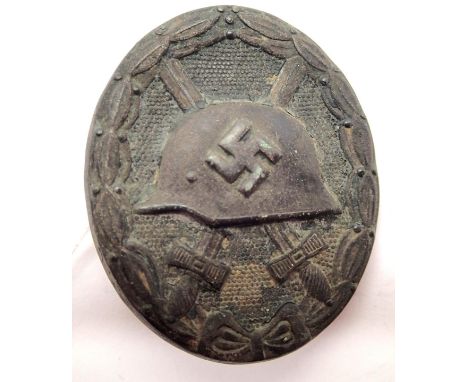 WWII German wound badge in black (3rd class, representing Iron). P&amp;P Group 1 (£14+VAT for the first lot and £1+VAT for su
