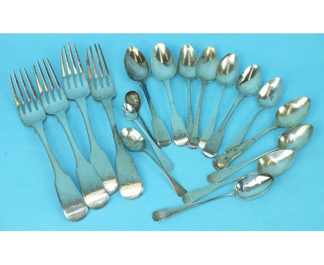 Four silver fiddle pattern table spoons, Exeter 1824, three fiddle pattern teaspoons and other small flatware, total weight, 