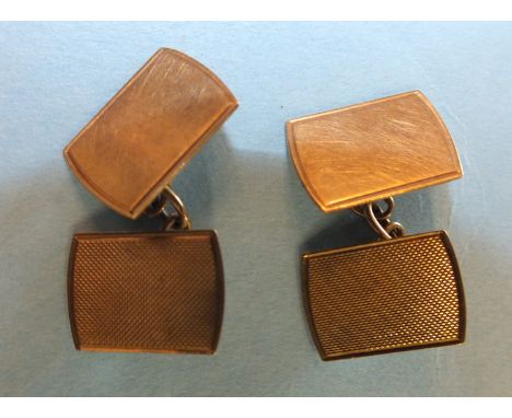 A pair of engine-turned 9ct gold cufflinks, 4.5g.