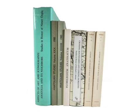 FESTSCHRIFTEN -- (MELLINK, M., a.o., ed.). Aspects of art and iconography: Anatolia and its neighbors. Studies in honor of Ni