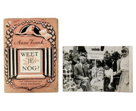 FRANK, A. Weet je nog? Verhalen en sprookjes. Amst., Contact, (1949). 63 pp. W. illustr. by K. Kelfkens. Sm-4°. Obrds. w. dus