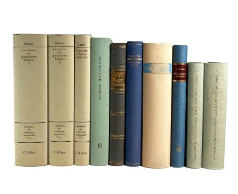 NILSSON, M.P. Geschichte der griechischen Religion. 3. Aufl. (1976). 2 vols. Ocl. w. dust-j. (HbAtw). -- K. LATTE. Römische R