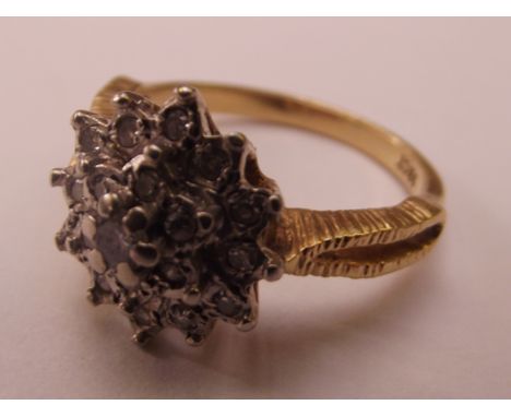 18 carat yellow gold and cluster ring, size Q, 5.4 grams 