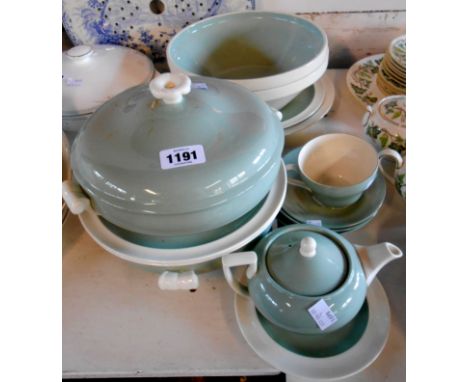 A quantity of Wedgwood pottery tableware decorated in the 'Barlastone Green' pattern including tureens, teapot, bowls, etc.