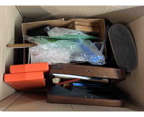 A box containing antique and later scientific drawing instruments including an architect's trammel set by Stanley, a J. Halde