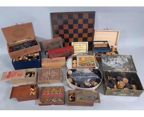 Boxful of vintage chess, draughts, dominos and other games 