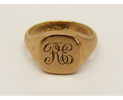 Early 20th century 9ct signet ring engraved with initials 'R E', size T, 9g 