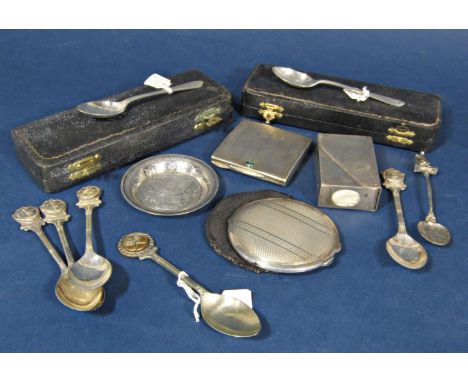 A good mixed collection of silver to include continental 800 silver engine turned compact, further hinged silver matchbox hol