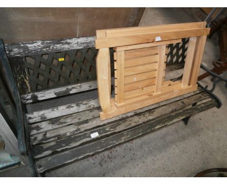 garden bench with cast ends & 2 folding chairs