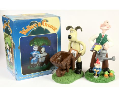 Wallace &amp; Gromit Garden Ornaments x3 includes Wallace &amp; Gromit Garden Gnomes and Ornamental Garden Light. Fair to Goo