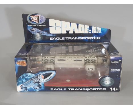 Gerry Anderson's 'Space:1999 Eagle Transporter' diecast metal model with box and original inner packaging (1) 