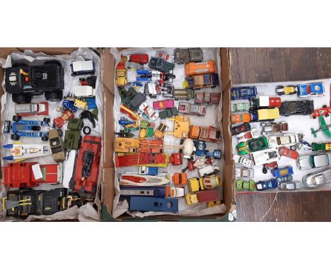2 trays of unboxed model vehicles including Dinky 20 ton lorry mounted crane (AF), others by Tonka, Corgi, Matchbox etc, all 
