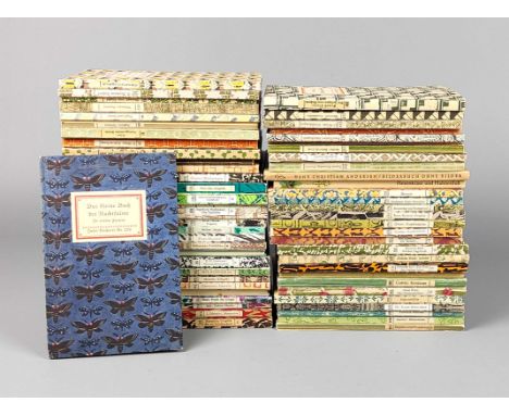 Konvolut von 57 Insel Bändchen u.a. der Insel-Bücherei, teils Feldpostausgaben, mit Nr. 16 Dekameron, 27 Antigone, 32 Friedri