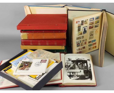 12 Briefmarken Alben und Ehrenbuch VEB NV K.-M.-Stadt große und ungezähltes Konvolut diverser Briefmarken aus Sammlung, dabei