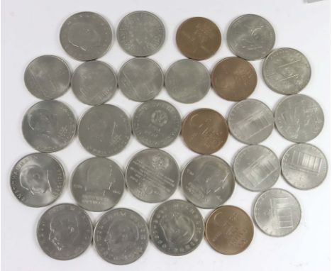 27 DDR Sonderprägungen 1969/83 dabei 4 x 5 Mark XX Jahre DDR 1969, je 4 x 5 Mark Brandenburger Tor 1971 und Meißen 1972, 5 x 