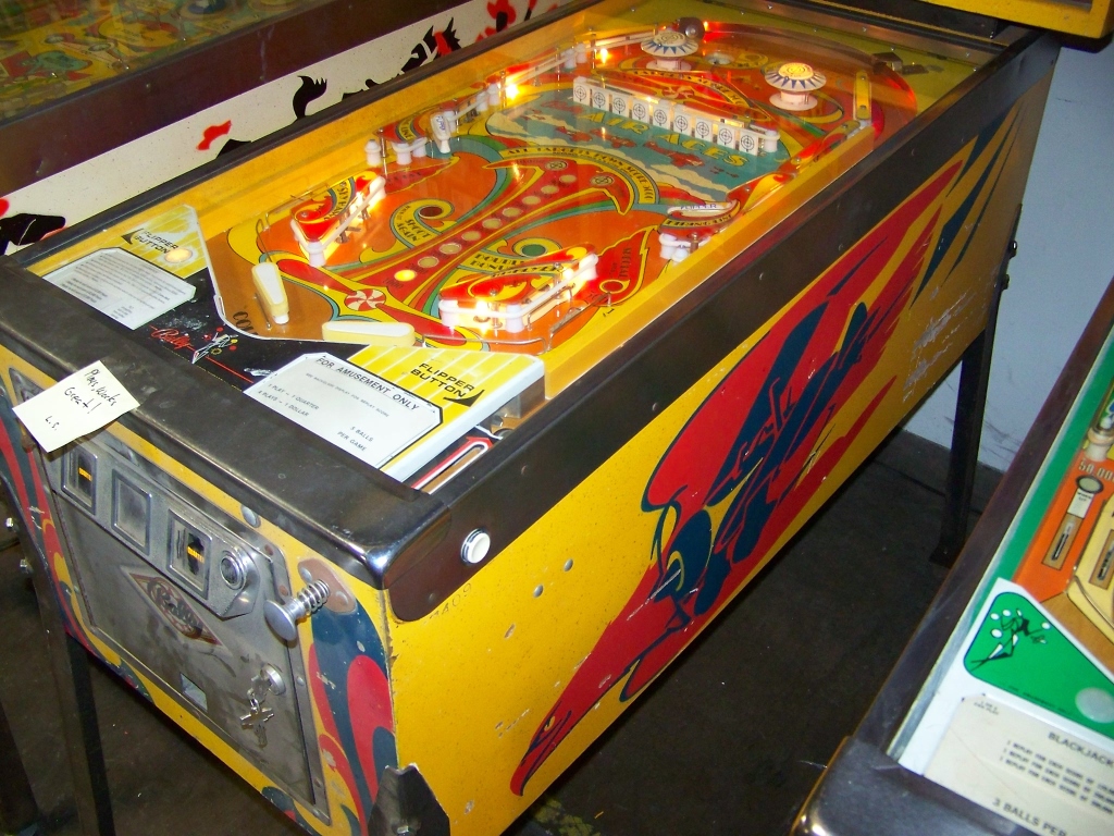AIR ACES PINBALL MACHINE BALLY 1975 Item is in used condition. Evidence