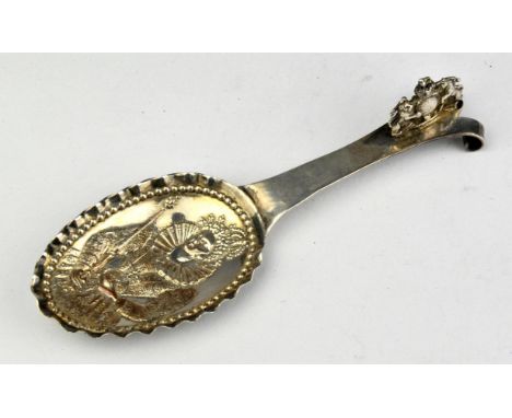 Elizabeth I decorated silver caddy or wine spoon with royal coat of arms finial decoration import, Chester 1908