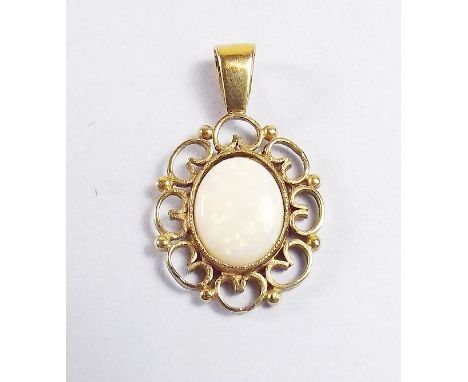 A 9 carat gold opal pendant