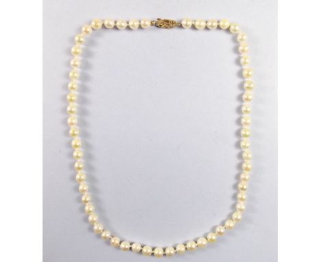 A pearl necklace with 9 carat gold clasp