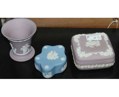 THREE JASPERWARE ITEMS 
comprising a mauve trinket box, mauve small vase and a light blue trinket box, vase 8.5cm high