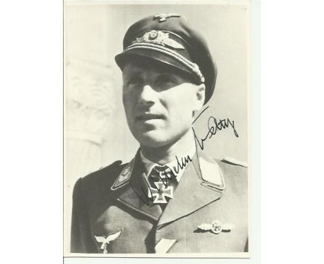 Major Wilhelm "Willi" Batz signed 4 x 3 inch b/w photo (21 May 1916 in Bamberg-11 September 1988 in Mauschendorf/Ebern in Unt
