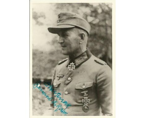 General Gustav Harteneck signed vintage 4 x 3 b/w portrait photo. Highly decorated General der Kavallerie in the Wehrmacht du