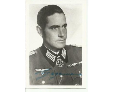 Gen W Hageman signed vintage 4 x 3 b/w portrait photo. Good condition 