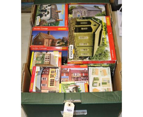 10 Hornby Railways Skaledale buildings etc. Skaledale East Engine Shed, Garden Cottage, Harold's Larder Corner Shop, The Boer