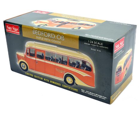 Sun Star 1:24 Bedford OB Coach. A 1947 Duple Vista FDK 571 Yelloway Motor Services Ltd example in orange and cream livery. Bo