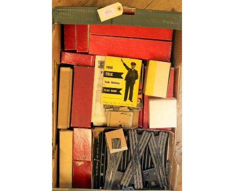 Quantity of Trix Twin Railway. An original Trix set box containing a tank engine, RN2901 and 3x tender locomotives RN62750 'P
