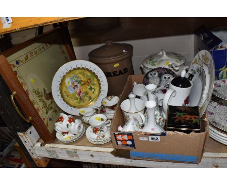 ONE BOX AND LOOSE CERAMICS, to include a stoneware 'Bread' bin, a Royal Winton 'The Country Diary Collection' covered soup tu