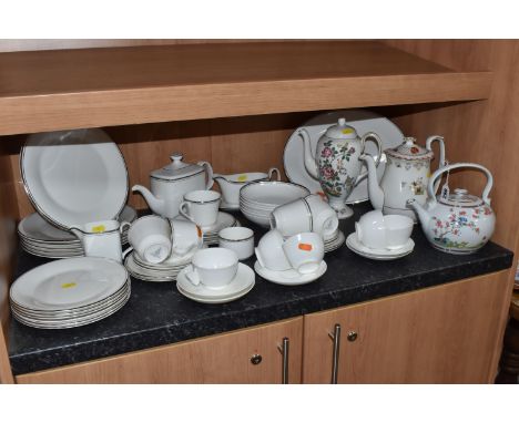 A GROUP OF ASSORTED DINNER AND TEAWARES to include a partial Royal Doulton 'Platinum Concord' dinner service comprising one m