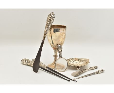 A SELECTION OF SILVER ITEMS, to include a polished silver goblet, hallmarked 'I S Greenberg &amp; Co (Israel Sigmund Greenber
