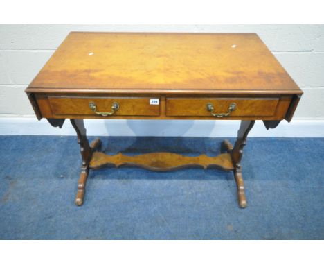 A 20TH CENTURY WALNUT SOFA TABLE, with two frieze drawers, raised on shaped legs, open width 148cm x closed length 98cm x dep