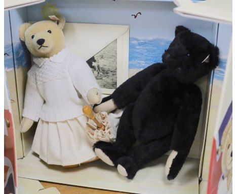 A Steiff Pat and Nora in box