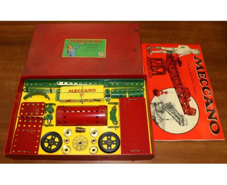 Meccano No.6a Accessory Outfit (E, appear to be with original stringing and leaflet, box G-E)