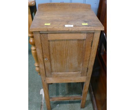 Oak pot cupboard 